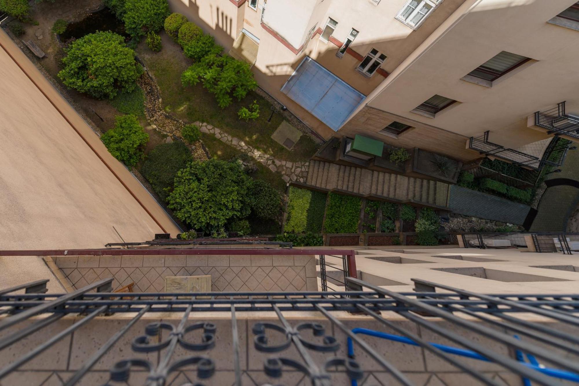 Apartment King's Haven Downtown With Balcony *